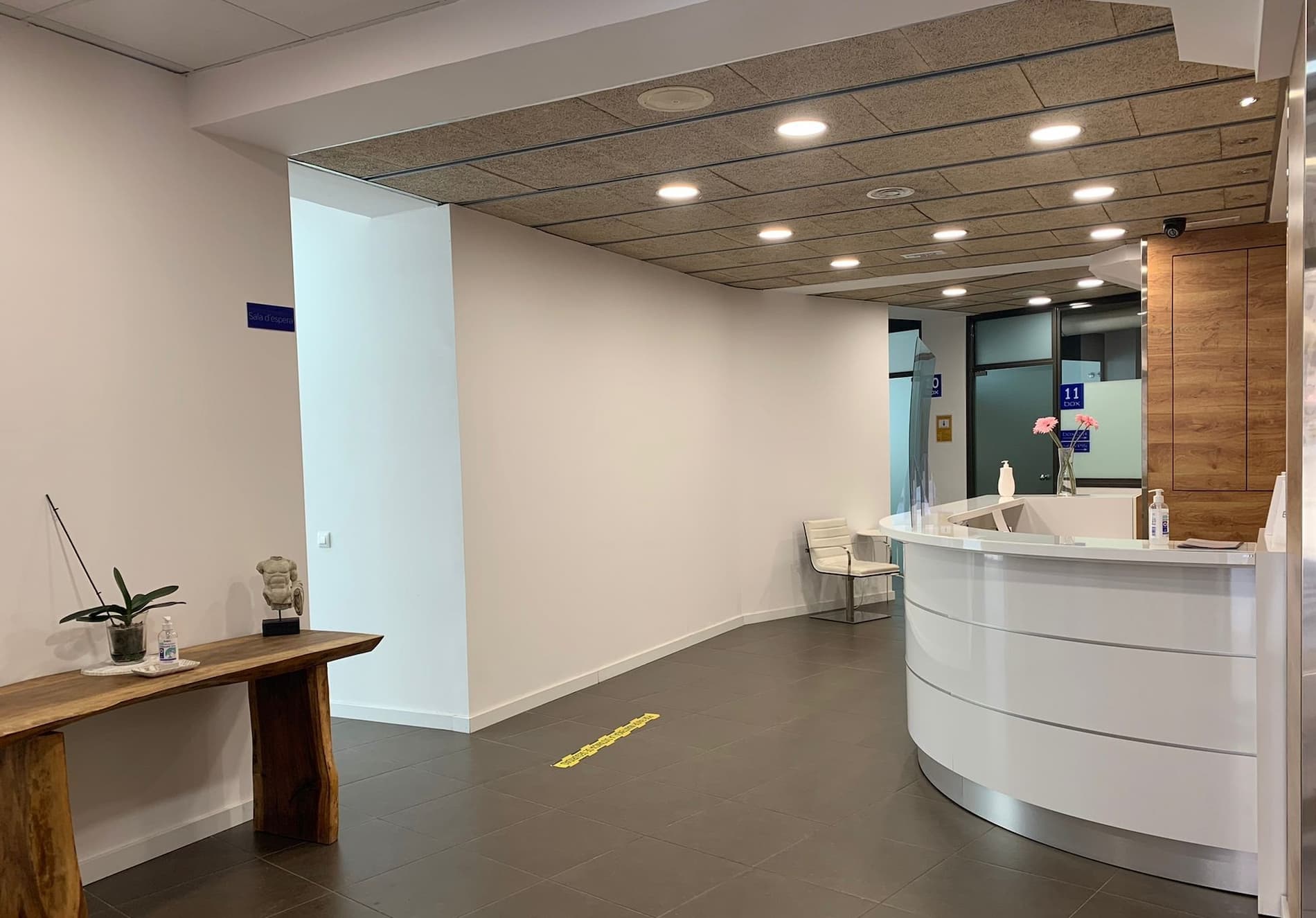Fachada clínica dental Abaden en Manresa