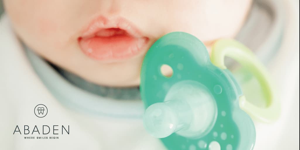 ¿Cómo influye el chupete en los dientes del bebé?