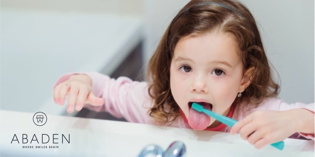 ¿Cuáles son los síntomas de una candidiasis bucal?