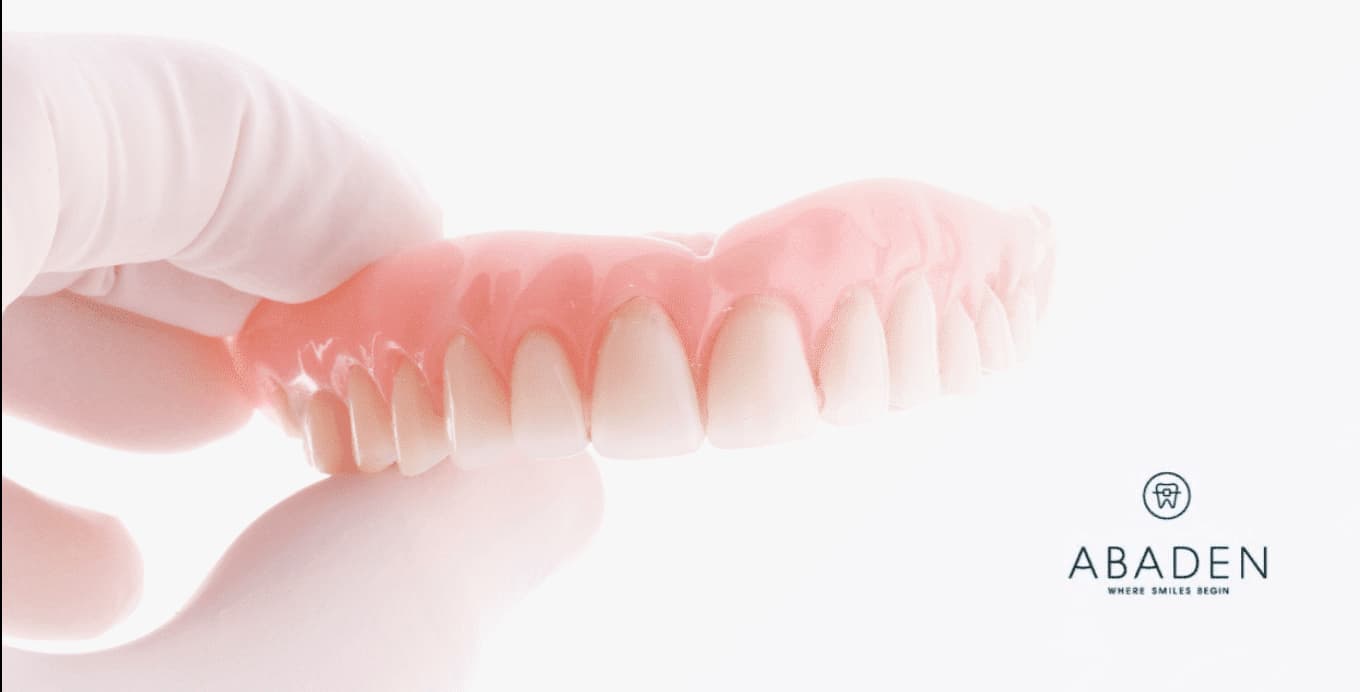 Cómo es una dentadura postiza