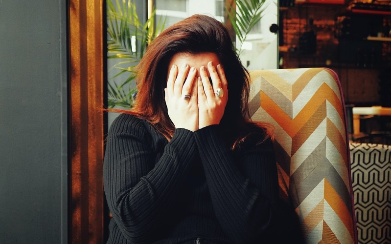 ¿Por qué me huele la boca? ¿Cuáles son las principales causas del mal aliento?